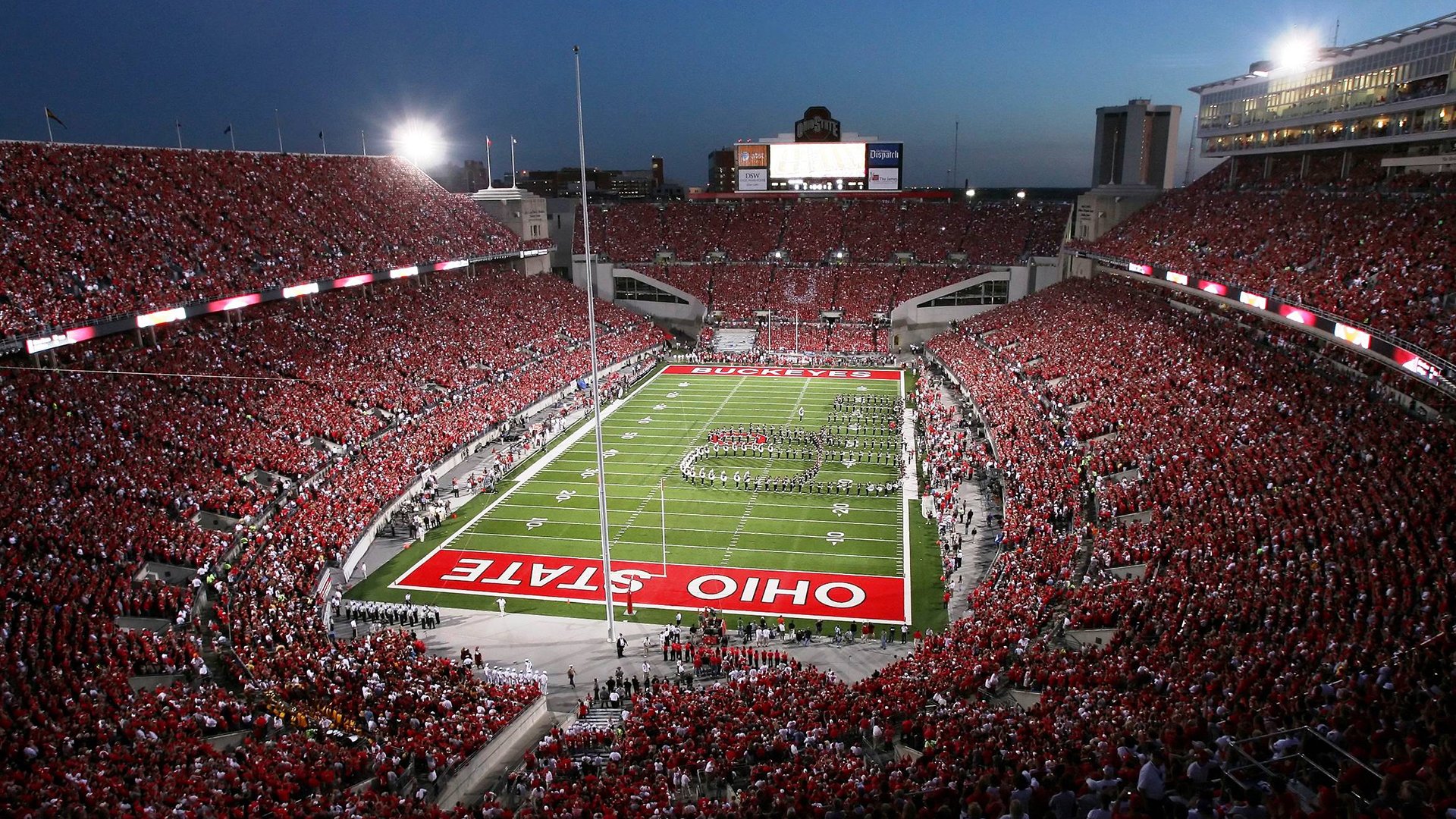 “青春启航”青少年篮球文化巡展在上海全面展开，弘扬体育精神